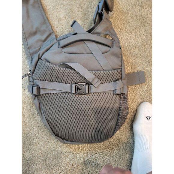 Osprey Veer Vertical Shoulder Bag Backpack Sling Messenger Crossbody Outdoors - Picture 5 of 11